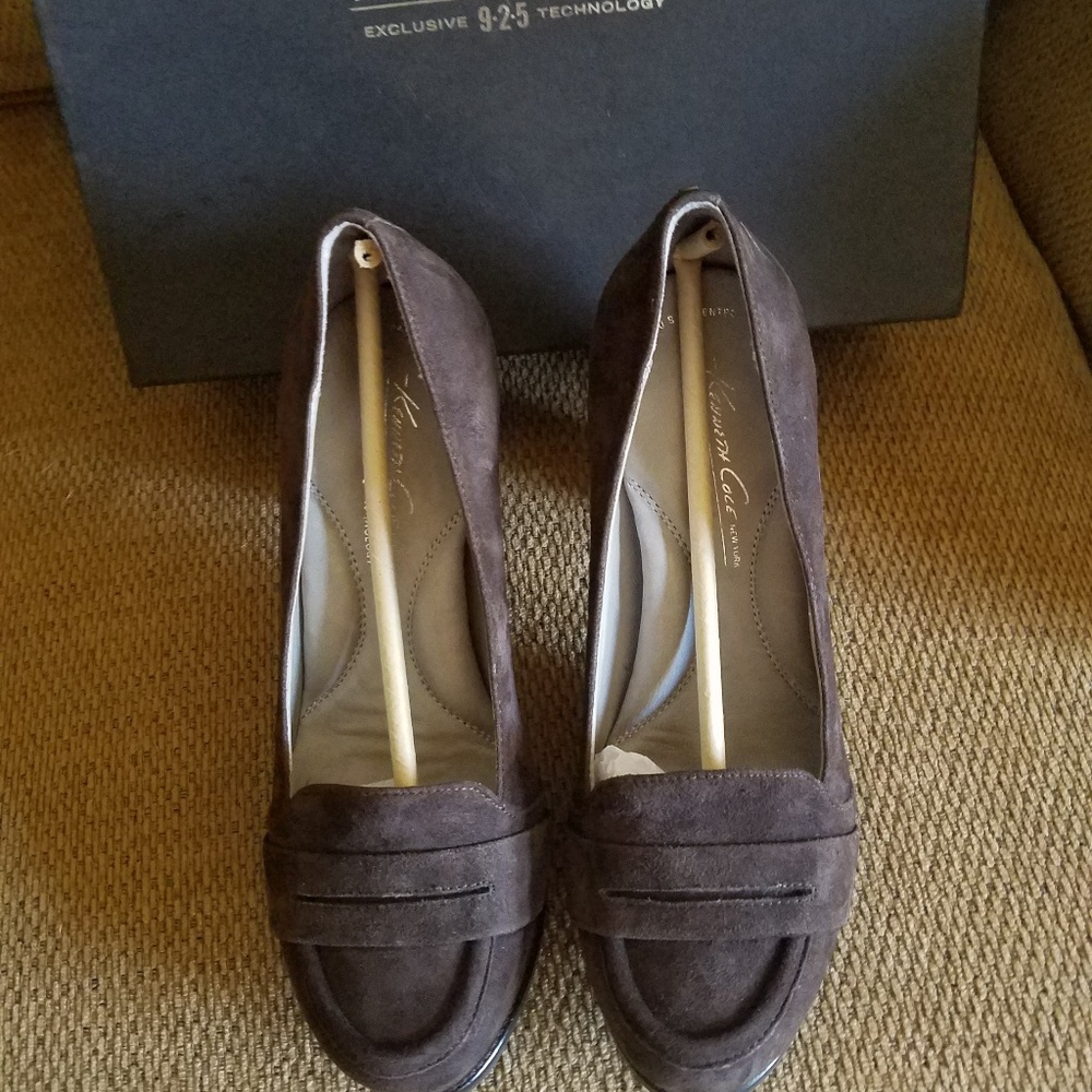 Kenneth Cole Mia Suede Pumps